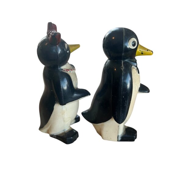 Vintage Millie & Willie Penguin MCM Kitschy Plastic Salt & Pepper Shakers - Picture 2 of 7